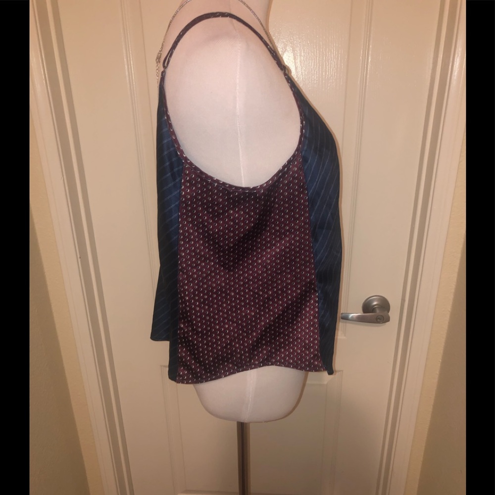 👇🏻$ Markdown to final price.Sam Edelman tank blouse in a navy/burgundy pattern - Picture 4 of 9